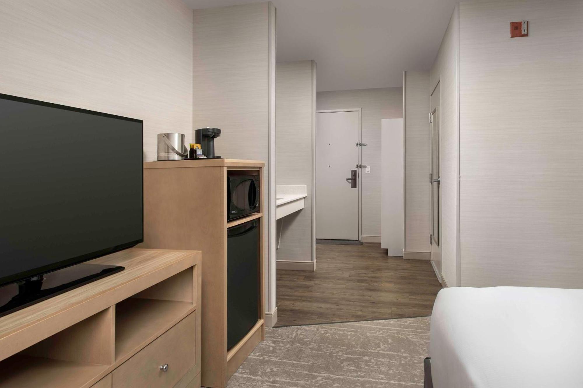 Doubletree By Hilton North Salem Hotel Eksteriør billede